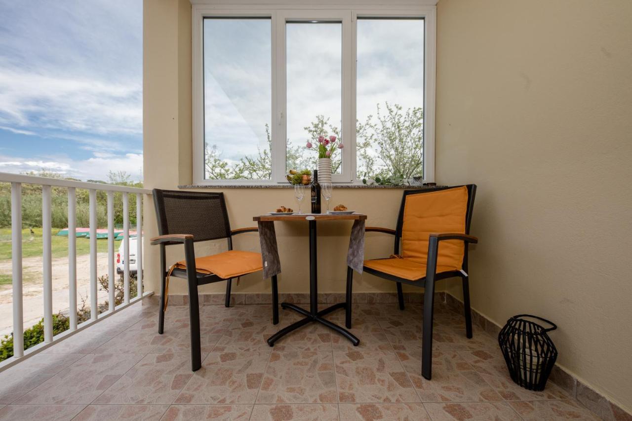 Apartmani Ana & Milo Lopar Exterior photo