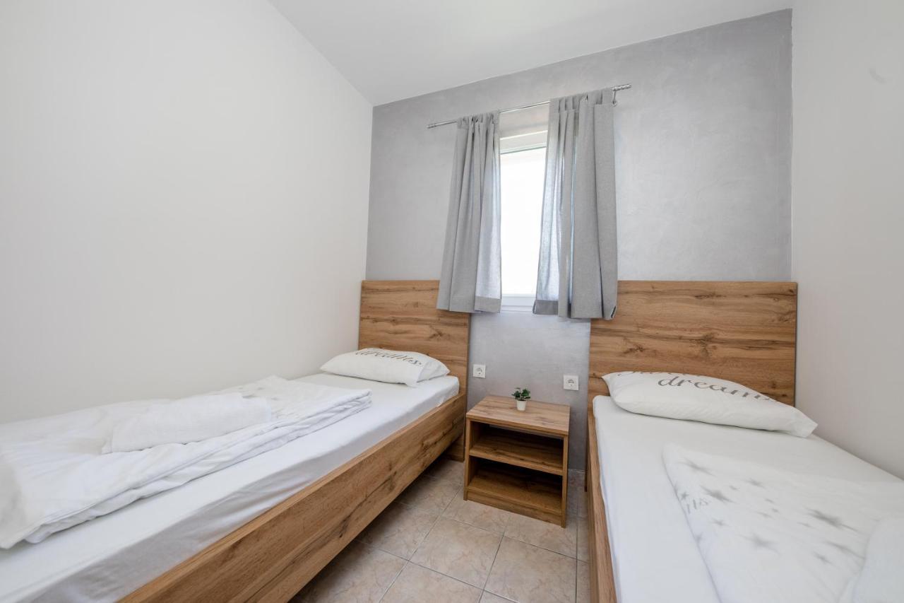 Apartmani Ana & Milo Lopar Exterior photo