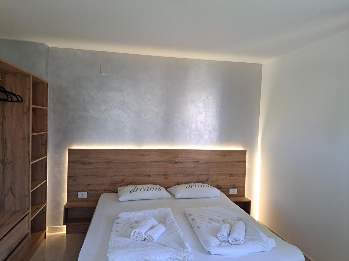 Apartmani Ana & Milo Lopar Exterior photo